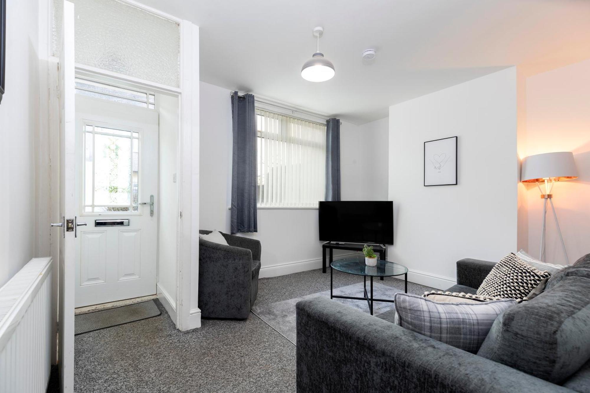 Quiet And Comfy House With 2 Bedrooms And 2 Bathrooms Super Fast Wifi And Crisp Hotel Standard White Linen Hosted By Our Home Short Stays Darlington  Exteriér fotografie